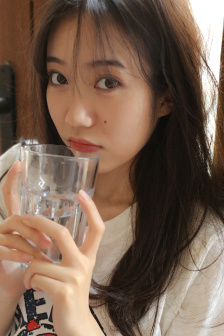 方亦菲